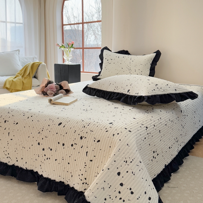 91家纺网 家纺一手货源 找家纺 金丝鸟 2025全棉黑色花边款韩式床盖 点墨
