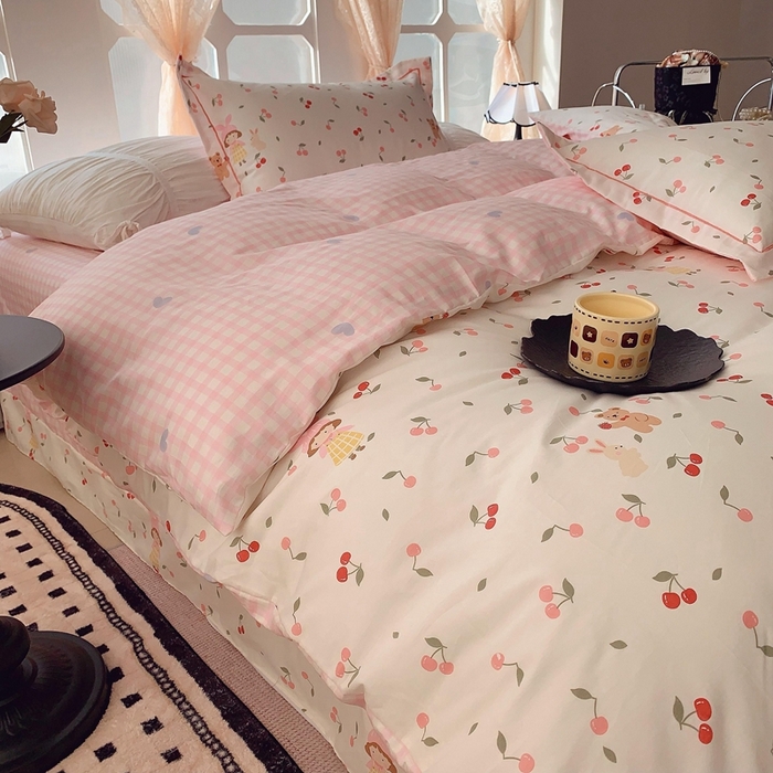 91家纺网 家纺一手货源 找家纺 奈萝家纺2025新款全棉 小号三件套 标准四件套 樱桃女孩