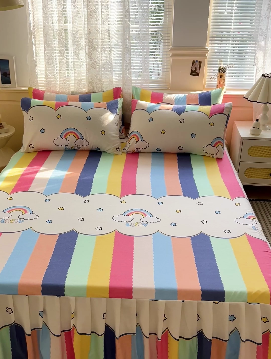 91家纺网 家纺一手货源 找家纺 极梦家纺（支持定制）  2025新款春秋130克加厚植物羊绒磨毛印花单床裙三件套 彩虹桥