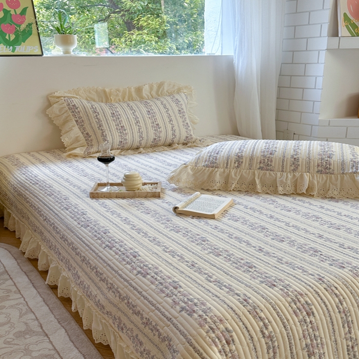 91家纺网 家纺一手货源 找家纺 金丝鸟 2025全棉镂空白色花边款韩式床盖 紫色花铃