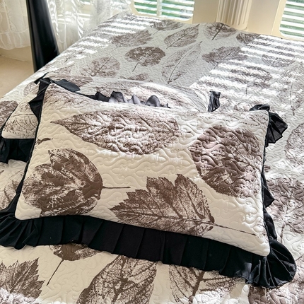 91家纺网 家纺一手货源 找家纺 金盛皇朝家纺 2025新款法式赫本风大花卉床盖四件套 枝叶扶苏