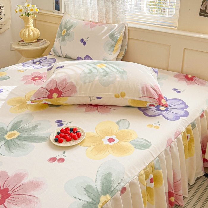 91家纺网 家纺一手货源 找家纺 极梦家纺（支持定制）  2025新款春秋130克加厚植物羊绒磨毛印花单床裙三件套 浅尝春色