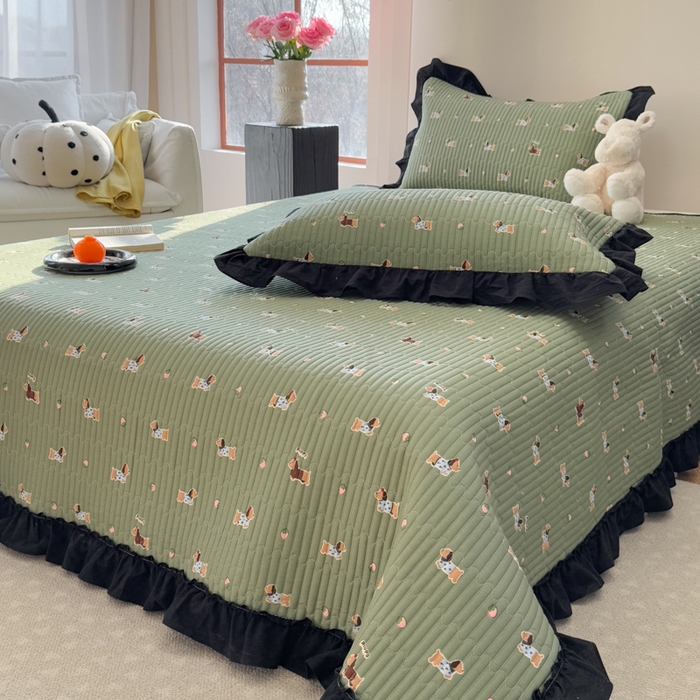 91家纺网 家纺一手货源 找家纺 金丝鸟 2025全棉黑色花边款韩式床盖 绿色斑点狗