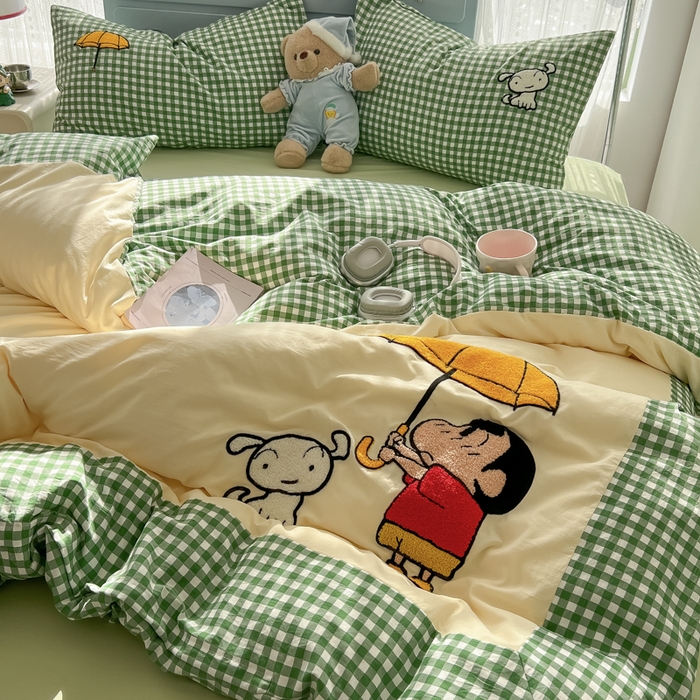 91家纺网 家纺一手货源 找家纺 2025春夏新款云朵棉水洗棉毛巾绣拼角工艺四件套 撑伞的小男孩-绿格