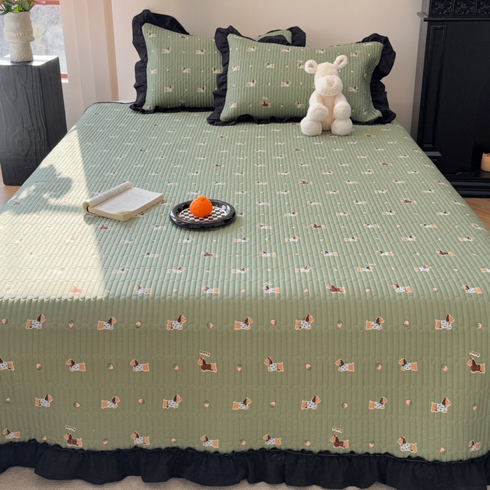 91家纺网 家纺一手货源 找家纺 金丝鸟 2025全棉黑色花边款韩式床盖 绿色斑点狗