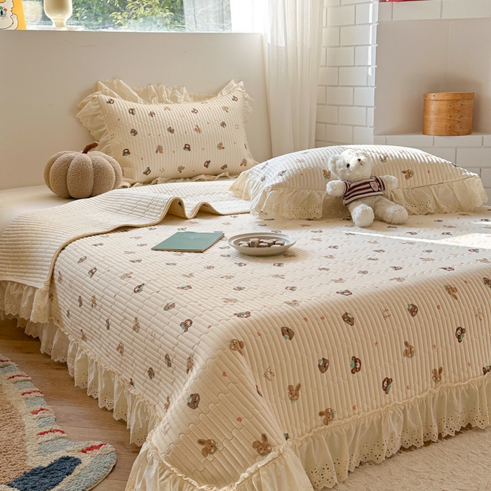 91家纺网 家纺一手货源 找家纺 金丝鸟 2025全棉镂空白色花边款韩式床盖 可爱小乖