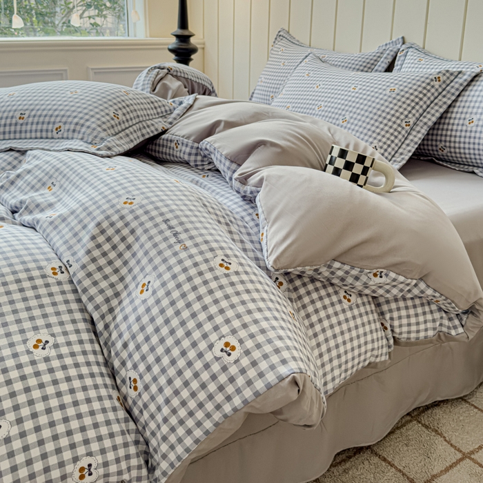 91家纺网 家纺一手货源 找家纺 可思家纺2025新款可思-简单款双层纱套件 樱桃小格蓝