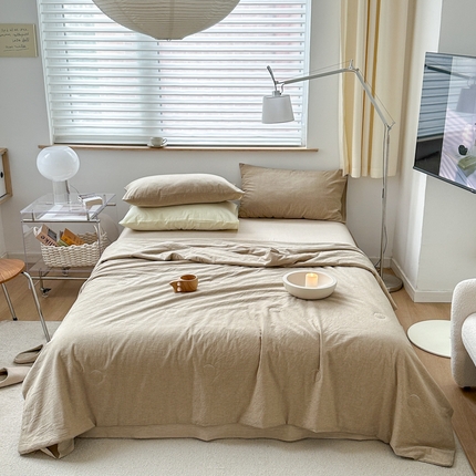 91家纺网 家纺一手货源 找家纺 玖弘家居 2025新款亲肤舒适大豆被夏被系列 卡其-被壳款