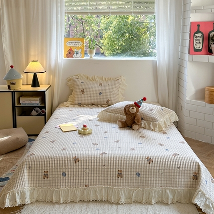 金丝鸟 2025全棉镂空白色花边款韩式床盖 格子小熊