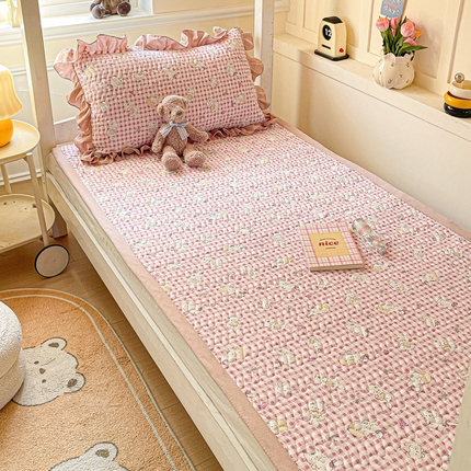 91家纺网 家纺一手货源 找家纺 （总）纽缦家纺 2025新款云感提花双层纱学生床垫