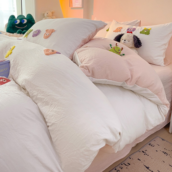 91家纺网 家纺一手货源 找家纺 韩巢家纺  2025超柔水洗棉毛巾绣床上用品四件套-小精灵系列（提供卖家秀 ） 小精灵白浅粉