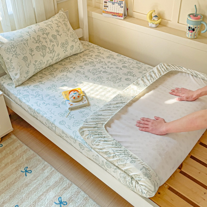 91家纺网 家纺一手货源 找家纺 纽缦家纺 2025新款云感提花双层纱学生床笠 海像森林