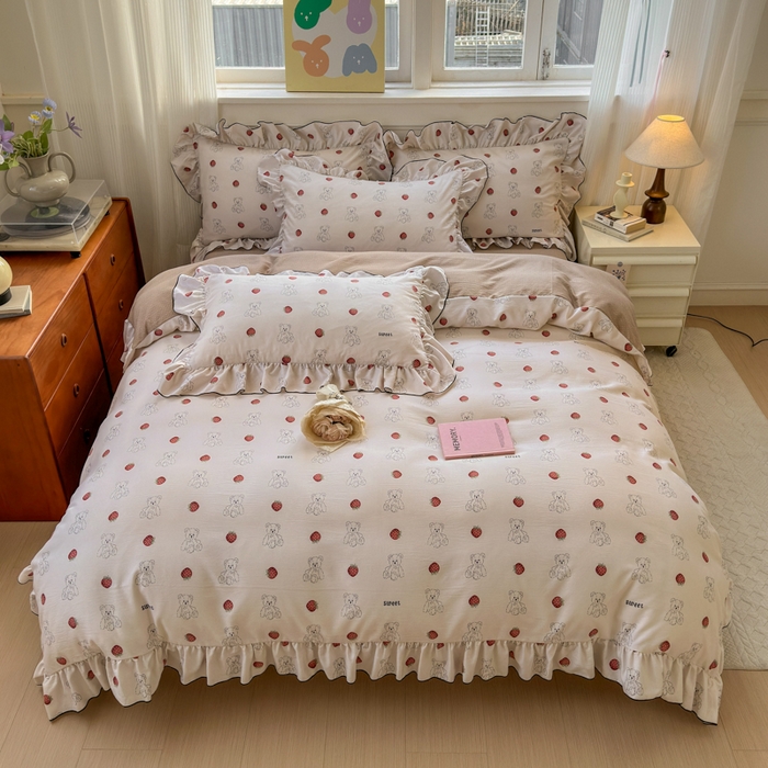 91家纺网 家纺一手货源 找家纺 寐居家纺 2025新款韩版舒柔绵四件套 花边款-莓莓熊
