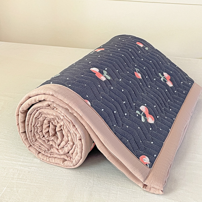 91家纺网 家纺一手货源 找家纺 纽缦家纺 2025新款云感提花双层纱学生床垫 大吉大厘