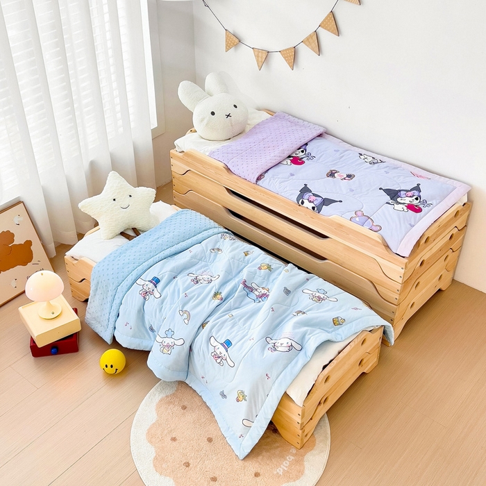 91家纺网 家纺一手货源 找家纺 御棉坊 2025新款A类三丽鸥凉感丝豆豆儿童夏被 彩虹玉桂狗