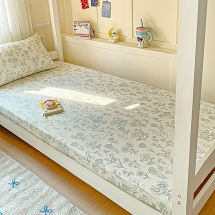 91家纺网 家纺一手货源 找家纺 （总）纽缦家纺 2025新款云感提花双层纱学生床笠