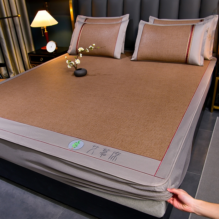 91家纺网 家纺一手货源 找家纺 小牛席业 2025新款加厚款-经典艾草养生席（床笠款）凉席藤席冰藤席冰丝席竹席草席空调席乳胶席豆豆席 艾草养生席-床笠款-浅咖