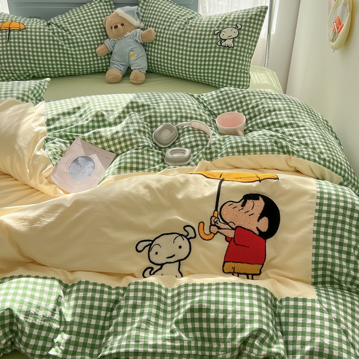 91家纺网 家纺一手货源 找家纺 2025春夏新款云朵棉水洗棉毛巾绣拼角工艺四件套 撑伞的小男孩-绿格