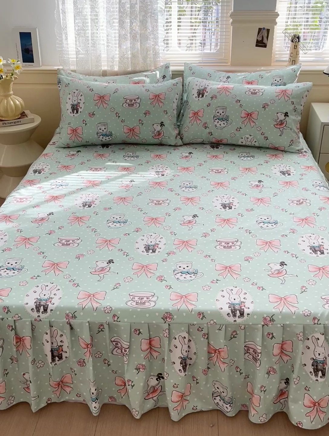 91家纺网 家纺一手货源 找家纺 极梦家纺（支持定制）  2025新款春秋130克加厚植物羊绒磨毛印花单床裙三件套 出享时光