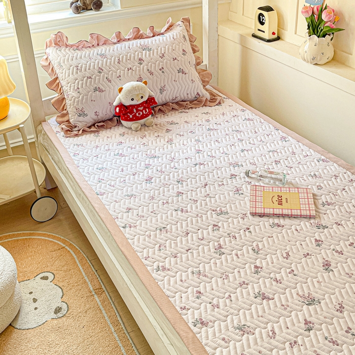 91家纺网 家纺一手货源 找家纺 纽缦家纺 2025新款云感提花双层纱学生床垫 葡萄七分甜