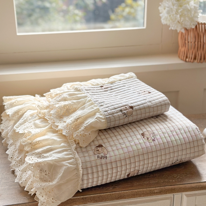 91家纺网 家纺一手货源 找家纺 金丝鸟 2025全棉镂空白色花边款韩式床盖 puppy小狗