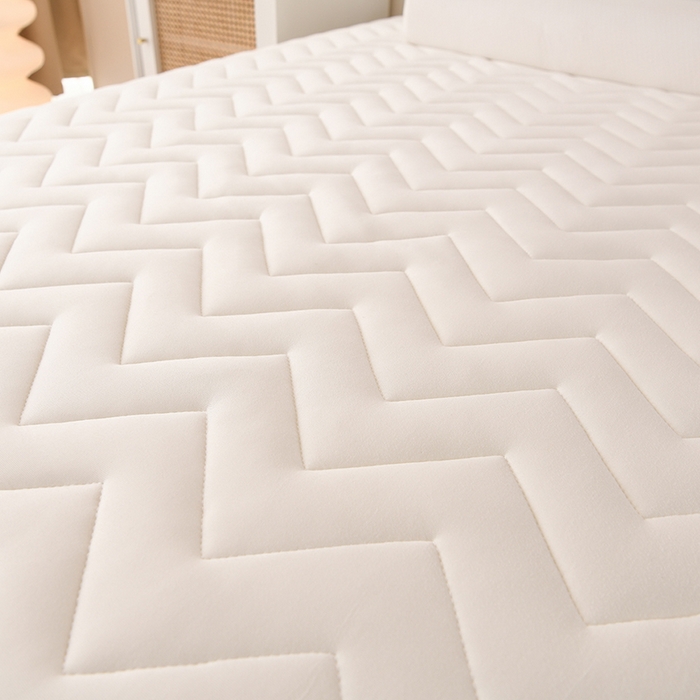 91家纺网 家纺一手货源 找家纺 亿丁点床垫 2025新款牛奶丝学生和地铺专用床垫 熊猫头白