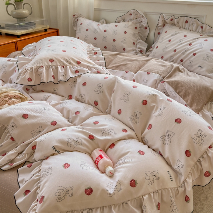 91家纺网 家纺一手货源 找家纺 寐居家纺 2025新款韩版舒柔绵四件套 花边款-莓莓熊