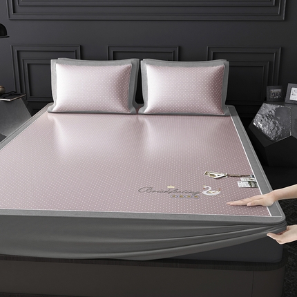 91家纺网 家纺一手货源 找家纺 小牛席业 2025新款加厚款-满天星天鹅刺绣冰丝席系列（床笠款）凉席藤席冰藤席冰丝席竹席草席空调席乳胶席豆豆席 粉色