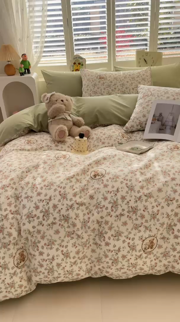 91家纺网 家纺一手货源 找家纺 丫丫家纺  2025新款13070全棉喷气小清新印花单品套件系列-四件套 碎花小熊