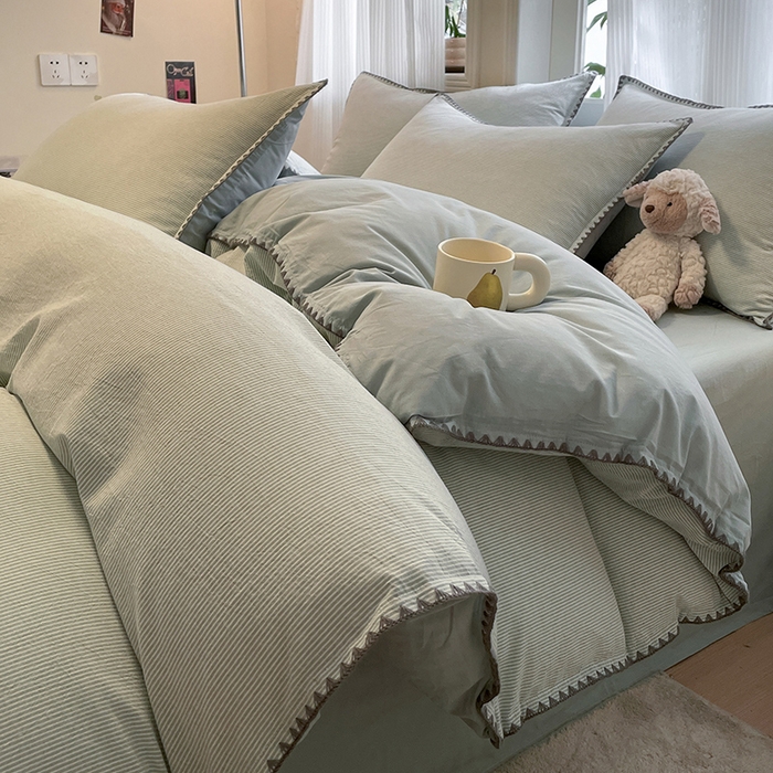 91家纺网 家纺一手货源 找家纺 蓝邻家纺 2025年新款全棉水洗棉贝壳边四件套系列 绿竖条