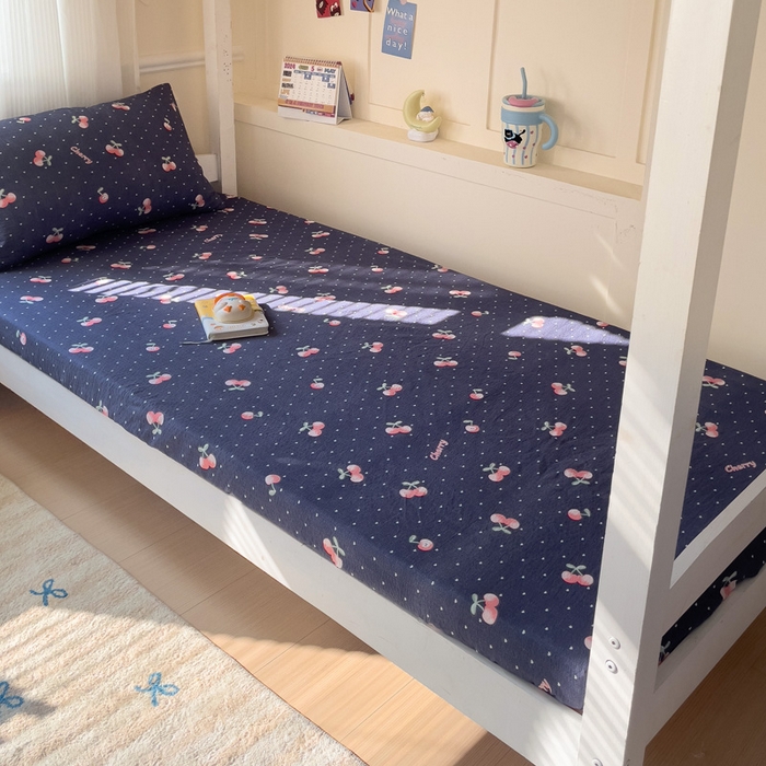 91家纺网 家纺一手货源 找家纺 纽缦家纺 2025新款云感提花双层纱学生床笠 大吉大厘