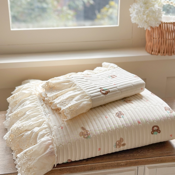 91家纺网 家纺一手货源 找家纺 金丝鸟 2025全棉镂空白色花边款韩式床盖 可爱小乖