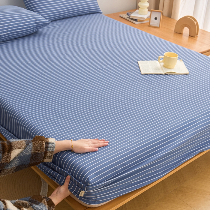 91家纺网 家纺一手货源 找家纺 棉乐町家居  2025新款原棉粗布床笠 条纹蓝