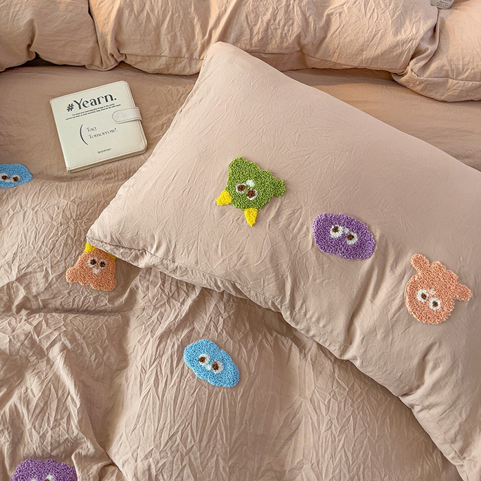 91家纺网 家纺一手货源 找家纺 韩巢家纺  2025超柔水洗棉毛巾绣床上用品四件套-小精灵系列（提供卖家秀 ） 小精灵奶咖