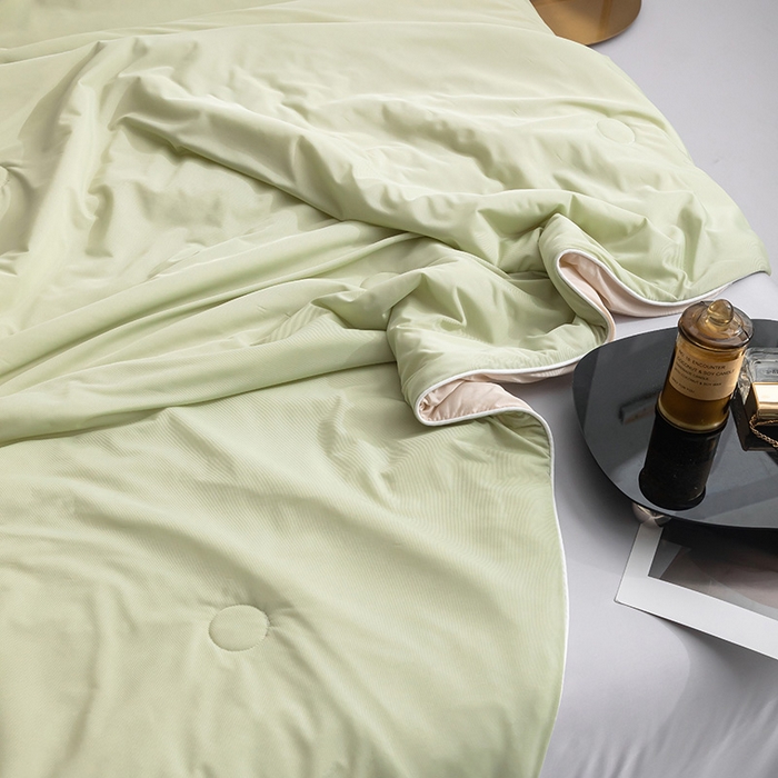 91家纺网 家纺一手货源 找家纺 金喜 2025新款冰柔丝凉感夏被涤氨纶冰丝夏被夏天薄被子 牛油果绿