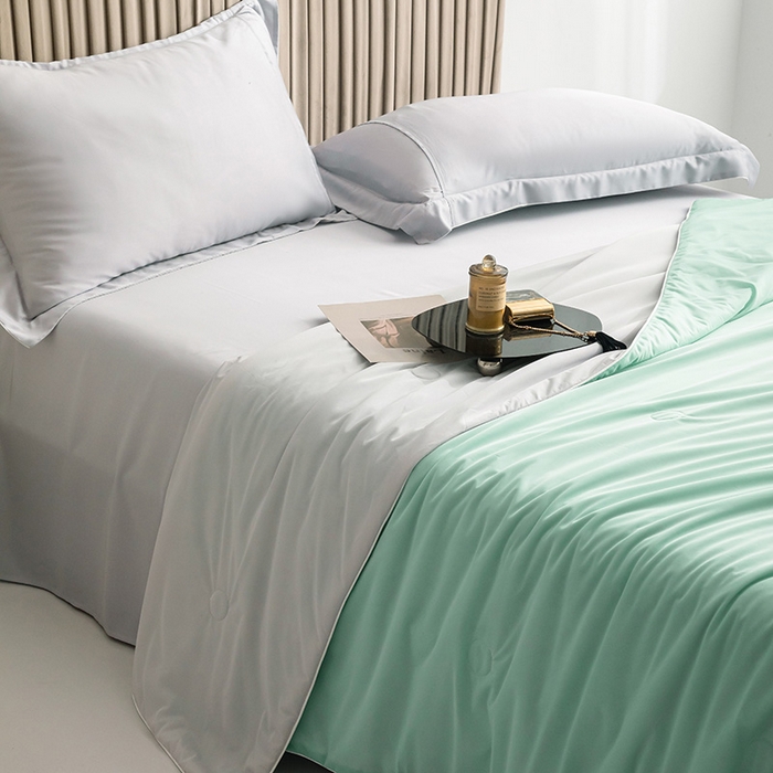 91家纺网 家纺一手货源 找家纺 金喜 2025新款冰柔丝凉感夏被涤氨纶冰丝夏被夏天薄被子 湖水绿