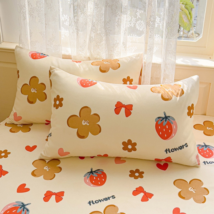 91家纺网 家纺一手货源 找家纺 极梦家纺（支持定制）  2026新款春秋130克加厚植物羊绒磨毛印花单床裙三件套 草莓恋曲