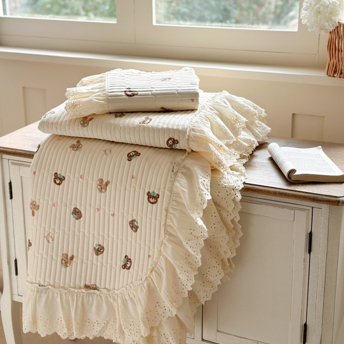 91家纺网 家纺一手货源 找家纺 金丝鸟 2025全棉镂空白色花边款韩式床盖 可爱小乖