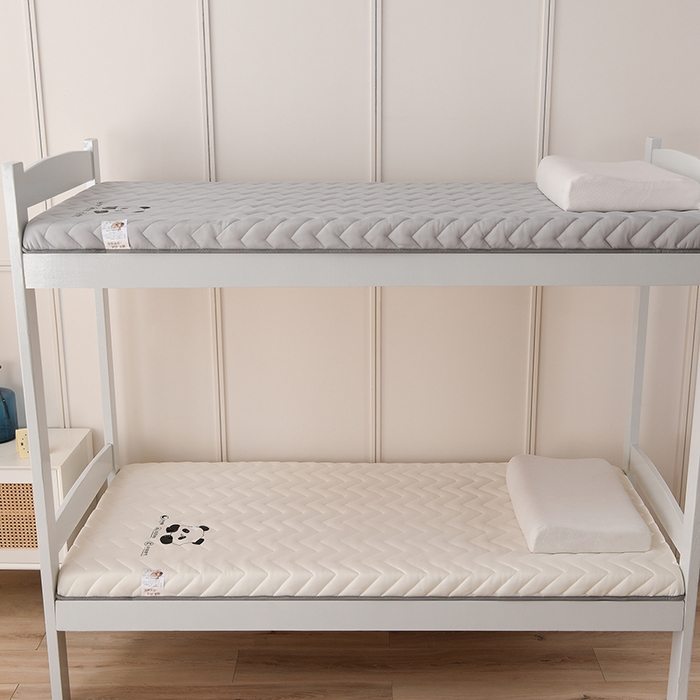 91家纺网 家纺一手货源 找家纺 亿丁点床垫 2025新款牛奶丝学生和地铺专用床垫 熊猫头白