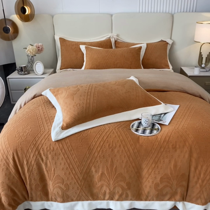 91家纺网 家纺一手货源 找家纺 金喜 2025新款高品质牛奶绒拼角四件套 南法假日-枫糖