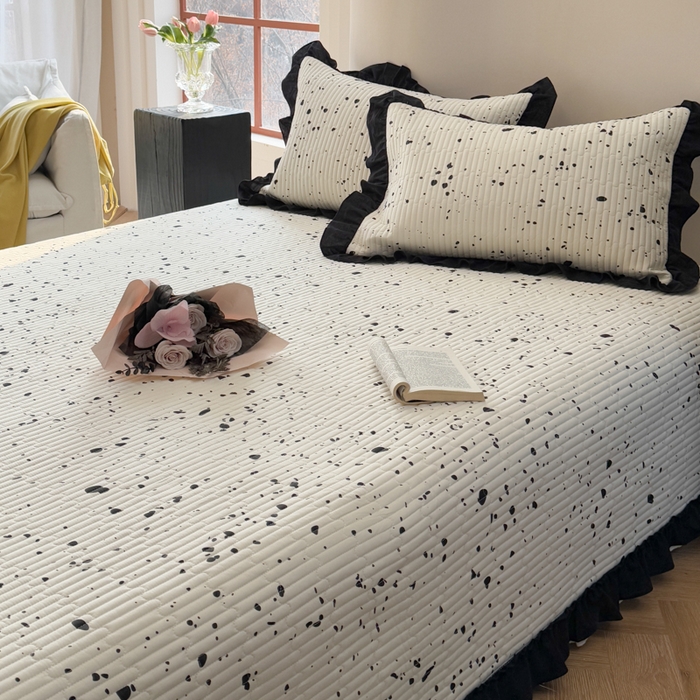 91家纺网 家纺一手货源 找家纺 金丝鸟 2025全棉黑色花边款韩式床盖 点墨