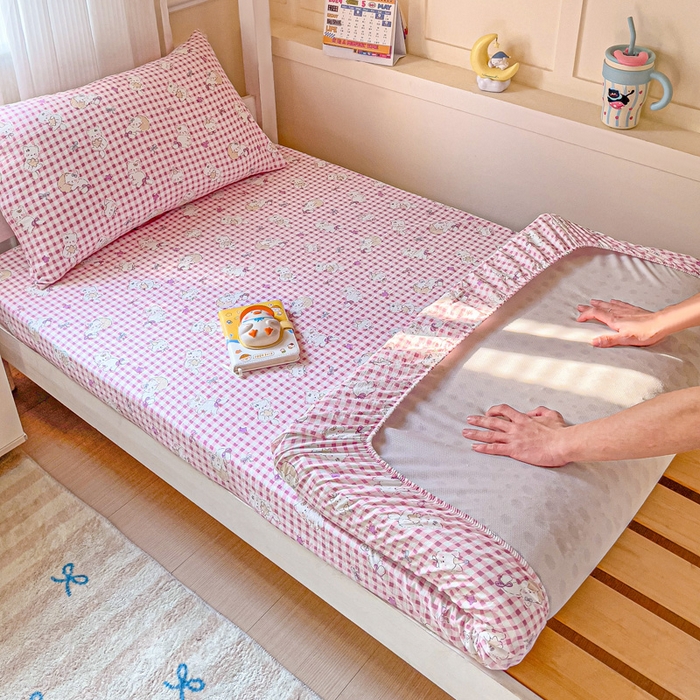 91家纺网 家纺一手货源 找家纺 纽缦家纺 2025新款云感提花双层纱学生床笠 猫猫晚宴