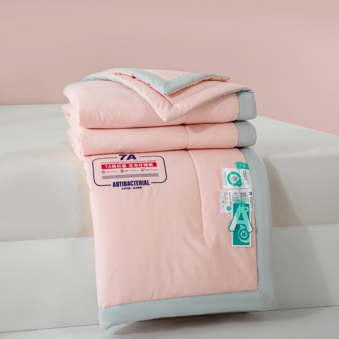 91家纺网 家纺一手货源 找家纺 苏秦家纺 2025夏季新款7A抗菌冰柔小奶皮夏被 粉色