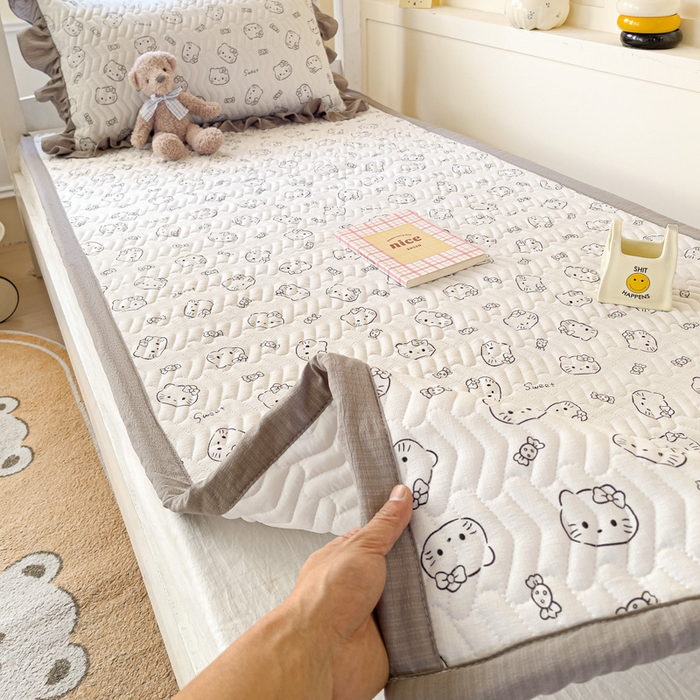 91家纺网 家纺一手货源 找家纺 纽缦家纺 2025新款云感提花双层纱学生床垫 猫咪恋人