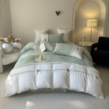 91家纺网 家纺一手货源 找家纺 豪美鑫2025新款柔肤棉毛巾绣公主风爱恋四件套系列 爱恋-果绿色