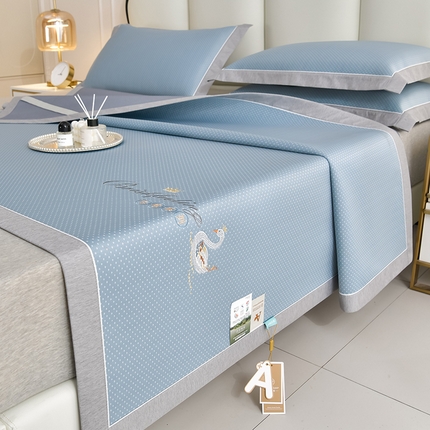 91家纺网 家纺一手货源 找家纺 （总）小牛席业 2025新款加厚款-满天星天鹅刺绣凉感冰丝席系列凉席藤席冰藤席冰丝席竹席草席空调席乳胶席豆豆席