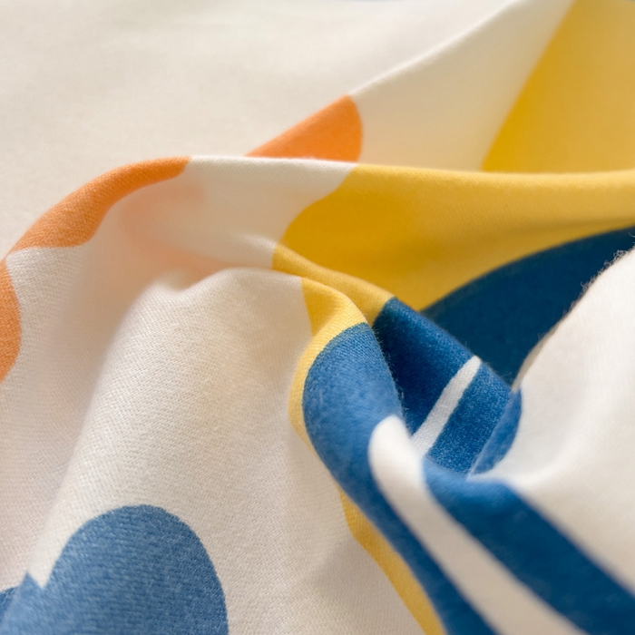 91家纺网 家纺一手货源 找家纺 极梦家纺（支持定制）  2025新款春秋130克加厚植物羊绒磨毛印花单床裙三件套 草莓花季