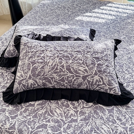 91家纺网 家纺一手货源 找家纺 金盛皇朝家纺 2025新款法式赫本风大花卉床盖四件套 如沐春风