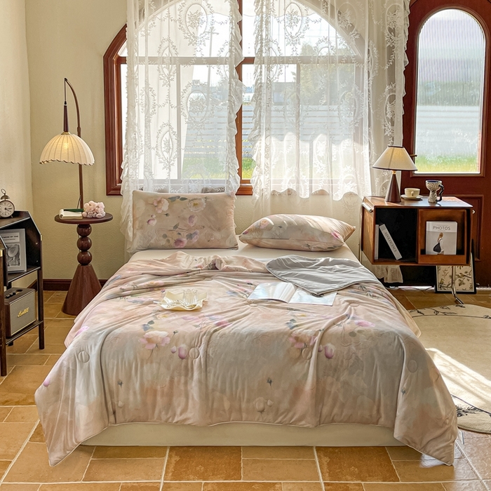 91家纺网 家纺一手货源 找家纺 小禹仔 2025新款针织凉感丝印花夏被夏凉被 玉瑶景悦玉