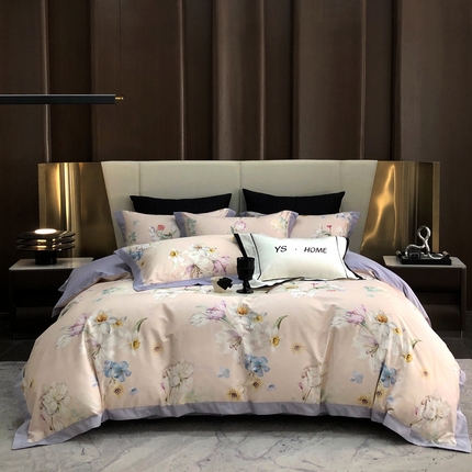 91家纺网 家纺一手货源 找家纺 薏思家纺 2025新款100支长绒棉数码印花飞边款四件套 飘香紫